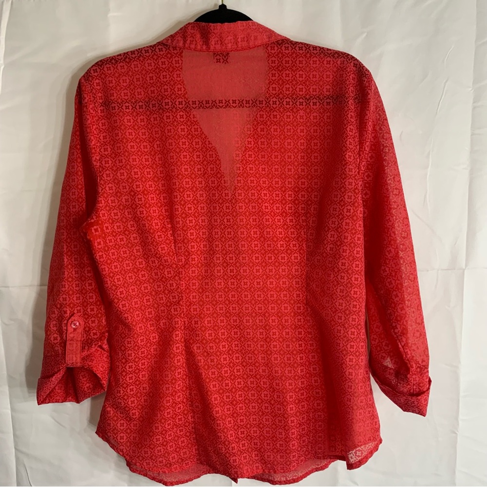 Ann Taylor Red Geometric Semi-Sheer Lightweight Button-Up Tunic Shirt, size 10 - Picture 12 of 13